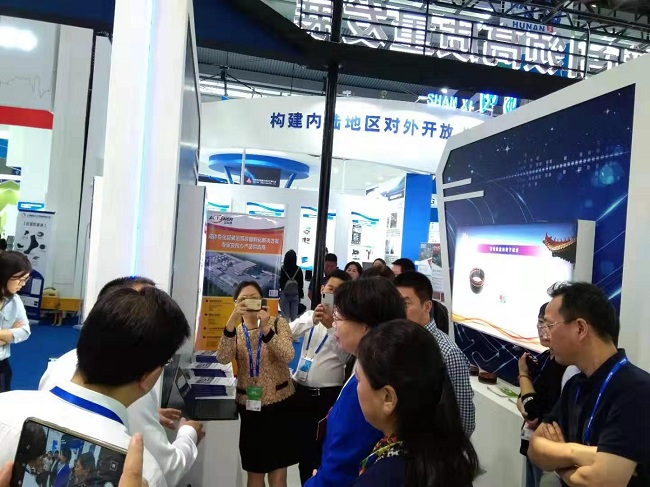 深圳高交會(huì)|深?yuàn)W圖硬科技智能儲(chǔ)運(yùn)系統(tǒng)引領(lǐng)行業(yè)風(fēng)向標(biāo) 深圳高交會(huì)|深?yuàn)W圖硬科技智能儲(chǔ)運(yùn)系統(tǒng)引領(lǐng)行業(yè)風(fēng)向標(biāo)