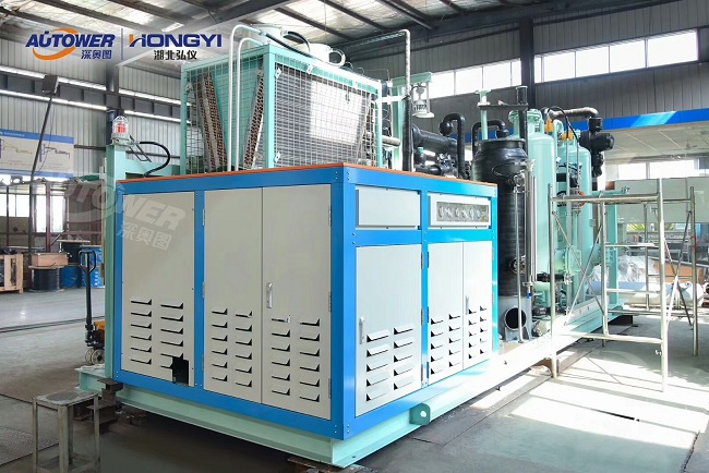     全自動液動汽車桁架鶴管的應(yīng)用有哪些呢？全自動桁架鶴管其主要構(gòu)成有如下幾大部分：液壓控制系統(tǒng)、電氣控制系統(tǒng)、裝車鶴管、行走小車、密封帽、自動跟進機構(gòu)、桁架等幾部分組成。液壓控制系統(tǒng)中主要由縱向驅(qū)動液壓缸、橫向驅(qū)動液壓缸、升降液壓缸、液壓站等幾部分組成。   全自動液動汽車桁架鶴管的應(yīng)用有哪些      它負(fù)責(zé)鶴管裝車對位的執(zhí)行。電氣控制系統(tǒng)其主要控制液壓站的閥組換向、液位報警信號的采集及處理，它是全自動桁架鶴管的中控。裝車鶴管其主要包括進油管、回氣管、伸縮垂管、三通管及真空短流器等組成，其負(fù)責(zé)介質(zhì)的裝載及揮發(fā)氣體的導(dǎo)出。行走小車主要包括縱向行走小車和橫向行走小車，他主要作用：其一是鶴管的安裝載體；其二是帶動鶴管進行罐口對位。   全自動液動汽車桁架鶴管的應(yīng)用有哪些      密封帽及自動跟進機構(gòu)其主要作用起到密閉裝車，當(dāng)罐車隨著介質(zhì)的裝載而降低高度時，跟進機構(gòu)壓縮密封帽保證密封帽和罐口貼合，防止揮發(fā)氣體外泄，污染環(huán)境及產(chǎn)生安全事故。      想要了解更多關(guān)于全自動鶴管的相關(guān)信息，請關(guān)注深圳市奧圖威爾科技有限公司！